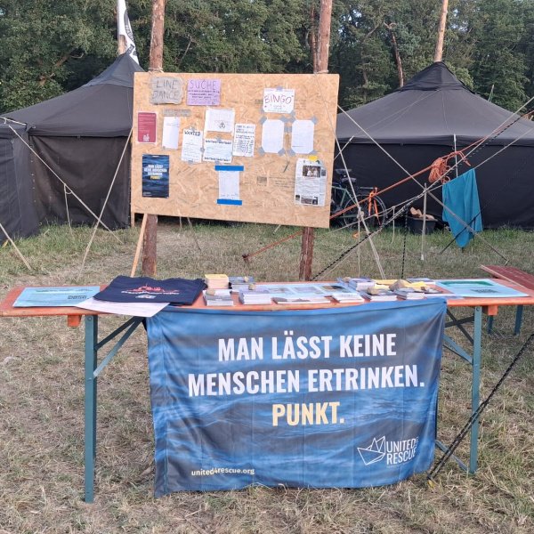 Christliche Pfadfinder*innen stehen zur Seenotrettung