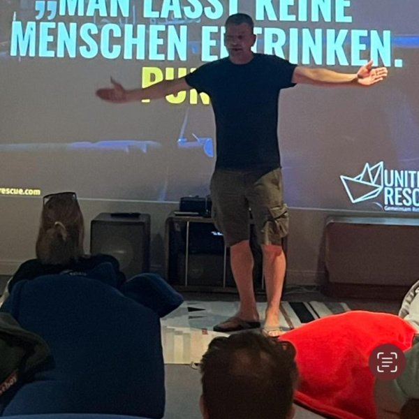 Man lässt keine Menschen ertrinken!